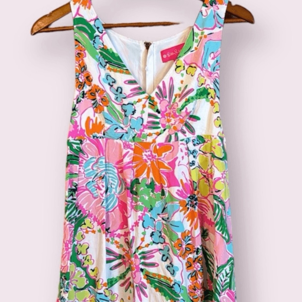 Colorful Lilly Pulitzer retired Floral Women's Top size small